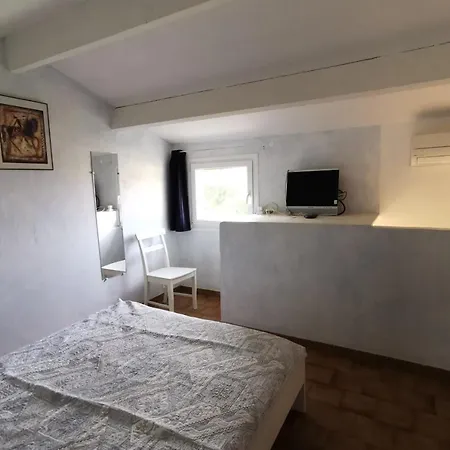 Villa Canaris For 4 With Garden Clim Parking And Sea View *